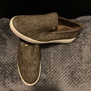 Michael Kira Keaton Logo Slip on Sneakers